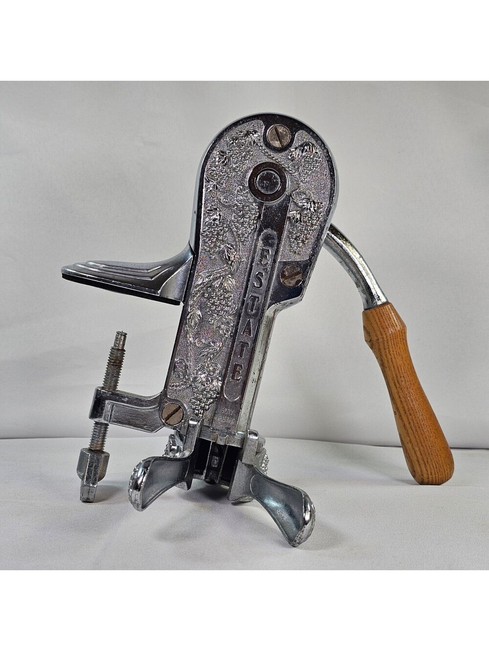 Estate Wine Opener Vintage Countertop Mount Corkscrew Chrome Grape Embossed Wood